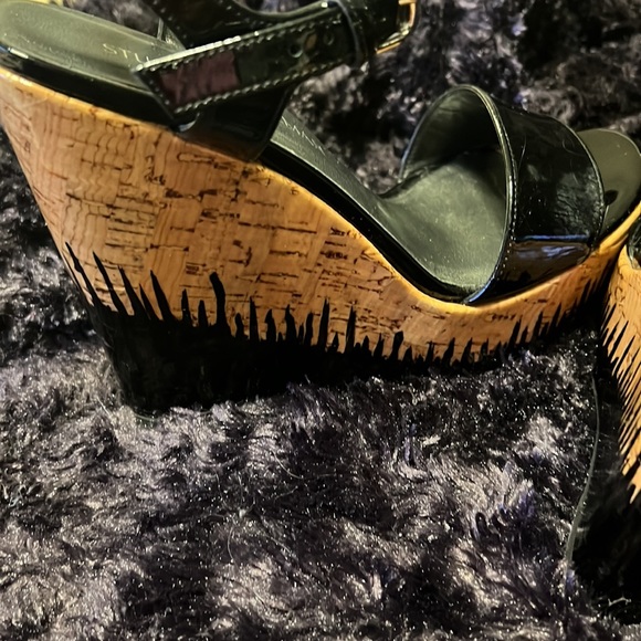 Stuart Weitzman cork and black wedges excellent condition - Picture 5 of 6